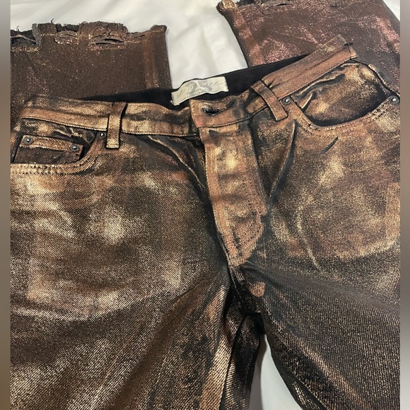 Maggie mid-rise destroyed raw crop hem shiny Fall Metal copper button fly jean - Picture 14 of 15